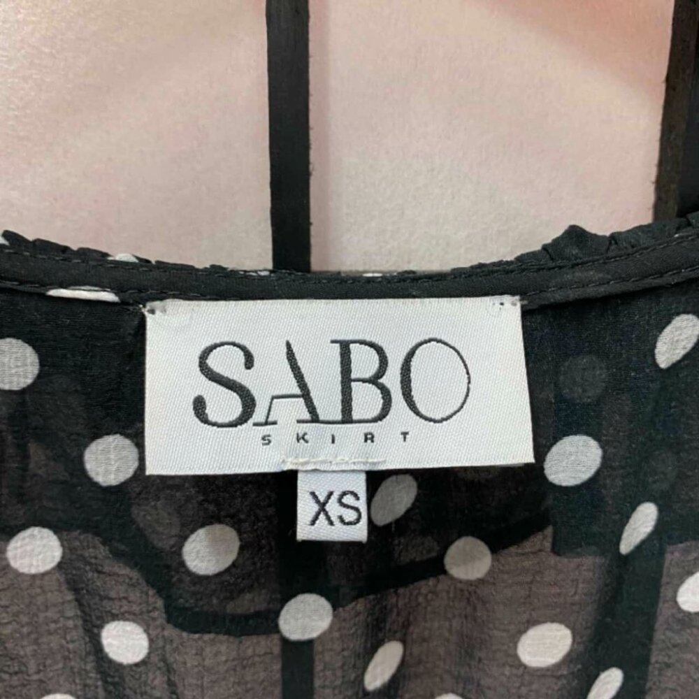 SABO SKIRT Eryka Speck Polka Dot Ruffle Sleeveless V Neck Romper Onesie Playsuit - Picture 6 of 10